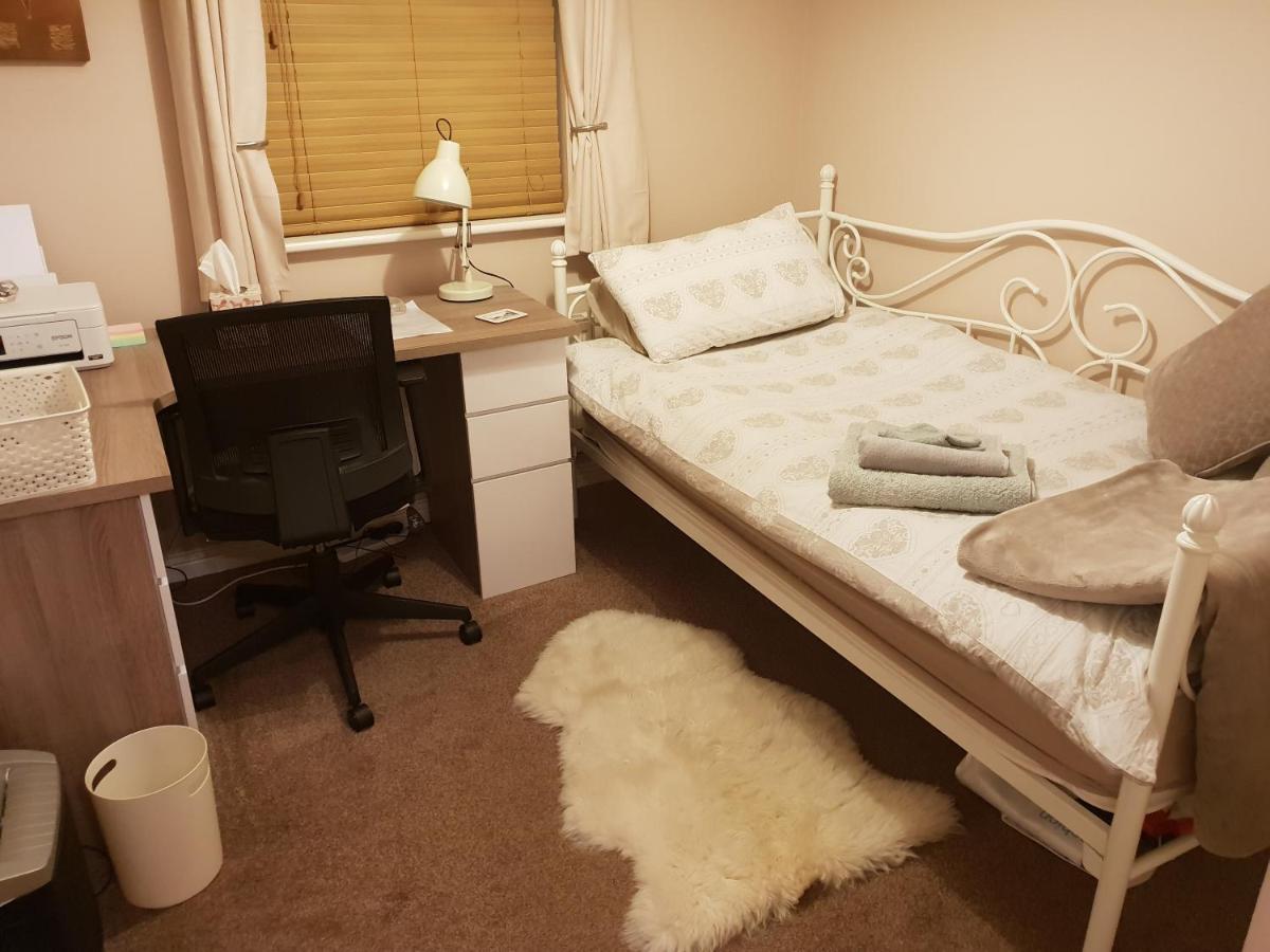 Siobhan'S Abode 2 Deluxe Doubles N Large Single No Pets Swindon Luaran gambar
